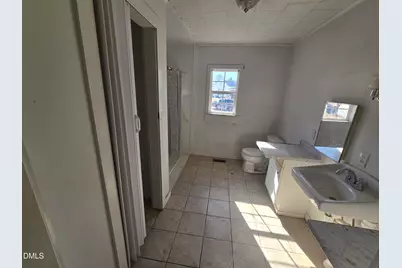 301 N Brevard Street, Selma, NC 27576 - Photo 6