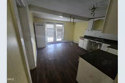 301 N Brevard Street, Selma, NC 27576 - Photo 10