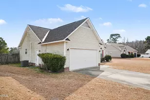 49 Whisper Creek Ct, Linden, NC 28356 - Photo 2