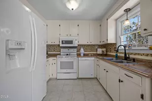 102 Briarcliff St, Apex, NC 27502 - Photo 6