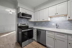 302 Oak Tree Dr, Chapel Hill, NC 27517 - Photo 10