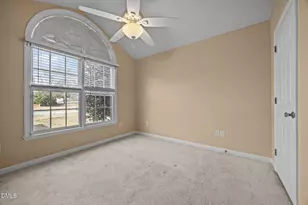 101 Fairwoods Ct, Dunn, NC 28334 - Photo 8