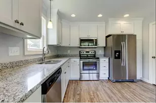 613 S Orange Ave, Dunn, NC 28334 - Photo 8