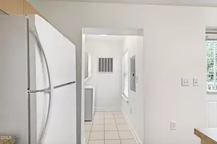 1900 Fairfield Dr, Raleigh, NC 27608 - Photo 14