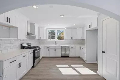 305 W Canary Street, Dunn, NC 28334 - Photo 20