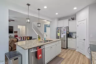 725 Harvest Point Dr, Fuquay Varina, NC 27526 - Photo 16