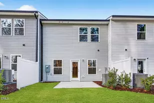 554 Barrington Row Ave, Zebulon, NC 27597 - Photo 8