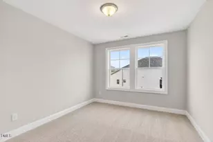 554 Barrington Row Ave, Zebulon, NC 27597 - Photo 16