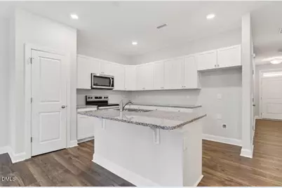 554 Barrington Row Avenue, Zebulon, NC 27597 - Photo 10