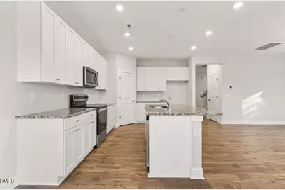 604 Barrington Row Avenue, Zebulon, NC 27597 - Photo 4