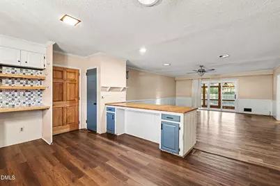 210 E Holt Street, Smithfield, NC 27577 - Photo 10