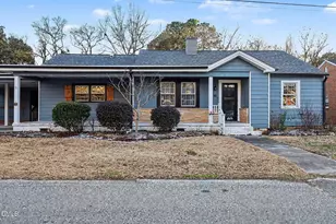 210 E Holt St, Smithfield, NC 27577 - Photo 1