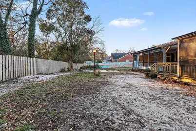 210 E Holt Street, Smithfield, NC 27577 - Photo 32