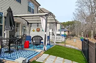 7816 Honeysuckle Bend Dr, Raleigh, NC 27616 - Photo 36