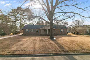 1104 Crestview Dr, Tarboro, NC 27886 - Photo 2