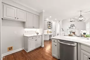 102 Gearrland Ln, Cary, NC 27518 - Photo 18