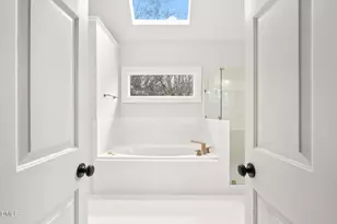 102 Gearrland Ln, Cary, NC 27518 - Photo 32