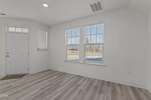 389 Channel Drop Dr, Clayton, NC 27520 - Photo 4