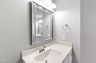 128 Bridge St, Fuquay-Varina, NC 27526 - Photo 4