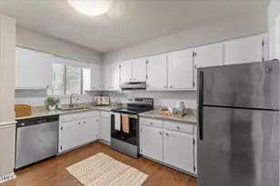 3916 Wendy Ln, Raleigh, NC 27606 - Photo 14