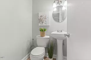 3916 Wendy Ln, Raleigh, NC 27606 - Photo 12