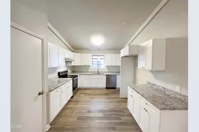 805 Wedgewood Avenue, Zebulon, NC 27597 - Photo 2