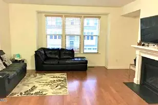 725 Edgewater Ridge Ct, Apex, NC 27523 - Photo 4