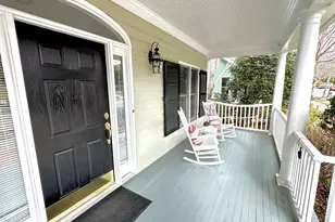 226 Edgewater Cir, Chapel Hill, NC 27516 - Photo 2