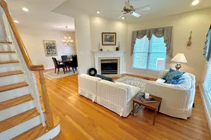 226 Edgewater Cir, Chapel Hill, NC 27516 - Photo 4