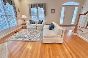 226 Edgewater Cir, Chapel Hill, NC 27516 - Photo 6