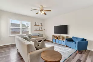 2212 Fairway Green Dr, Fuquay Varina, NC 27526 - Photo 4