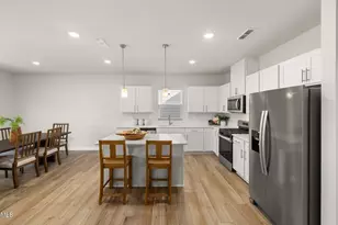 433 Woodbluff Dr, Sanford, NC 27330 - Photo 4