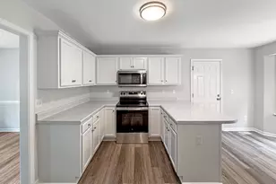 100 Broken Lance Dr, Youngsville, NC 27596 - Photo 2