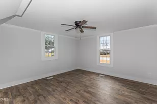 305 E Harnett St, Benson, NC 27504 - Photo 10