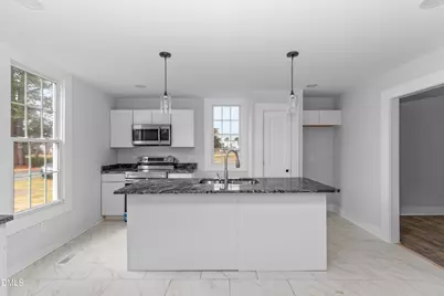 305 E Harnett Street, Benson, NC 27504 - Photo 14