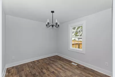 305 E Harnett Street, Benson, NC 27504 - Photo 16