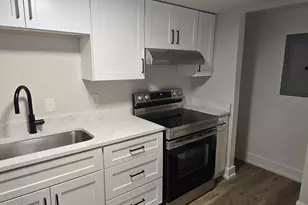 500 Umstead Dr, Chapel Hill, NC 27516 - Photo 14