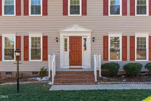 508 Heathridge Ln, Cary, NC 27513 - Photo 4