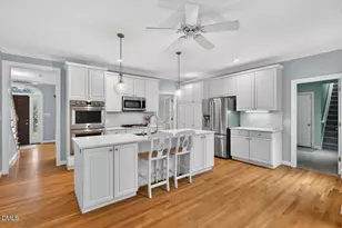 104 Buckeye Ln, Chapel Hill, NC 27516 - Photo 2