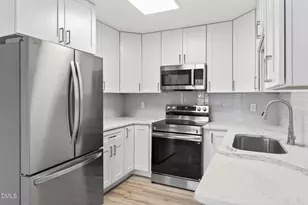 6906 Saxby Ct, Raleigh, NC 27613 - Photo 2
