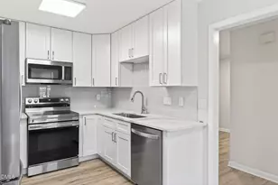 6906 Saxby Ct, Raleigh, NC 27613 - Photo 8