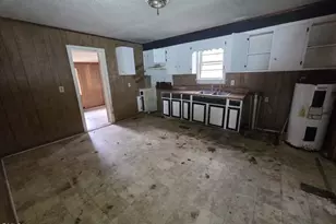 208 S Ethel St, Selma, NC 27576 - Photo 4