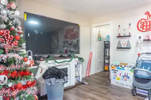 631 Marshall St, Henderson, NC 27536 - Photo 2