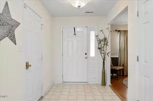 1048 Stormy Ln, Raleigh, NC 27610 - Photo 4