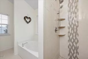 1048 Stormy Ln, Raleigh, NC 27610 - Photo 20