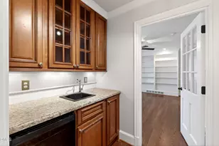 3620 Alamance Dr, Raleigh, NC 27609 - Photo 10