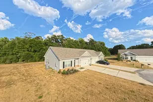 106 Drake Village Dr, Goldsboro, NC 27530 - Photo 4