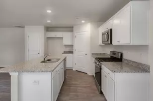 250 Bay Laurel Dr, Sanford, NC 27332 - Photo 10