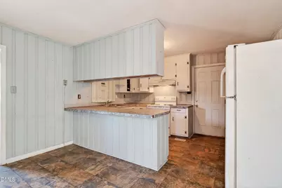 7560 Carrollburg Drive, Fayetteville, NC 28303 - Photo 8
