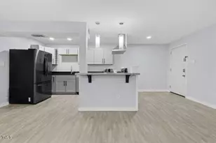 500 Umstead Dr, Chapel Hill, NC 27516 - Photo 6